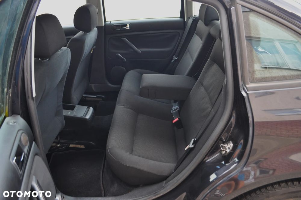 Volkswagen Passat 1.6 Comfortline - 25