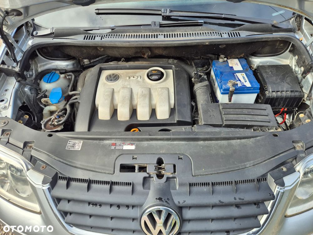 Volkswagen Touran - 14