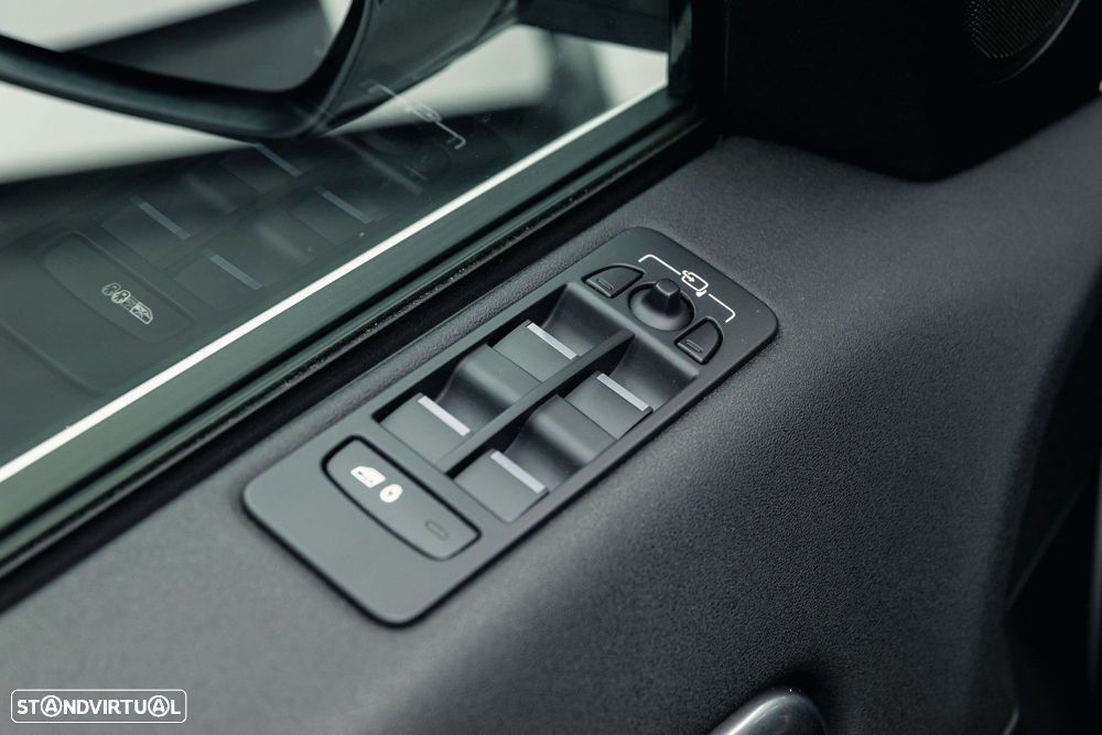 Land Rover Discovery Sport 2.0 TD4 SE Auto - 36