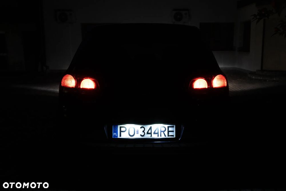 Volkswagen Golf - 22