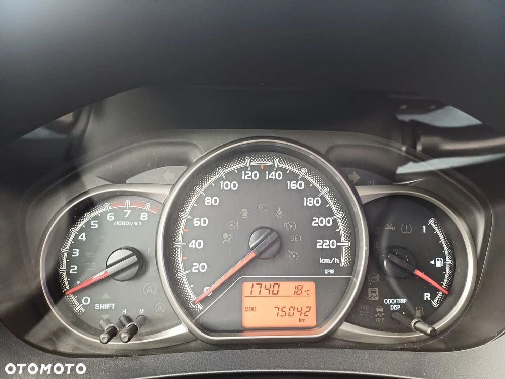 Toyota Yaris 1.0 Active EU6 - 8