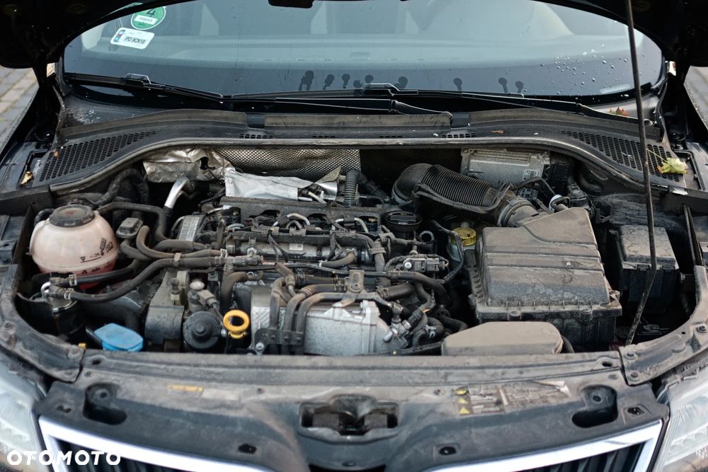 Skoda RAPID 1.6 TDI DPF Ambition - 38