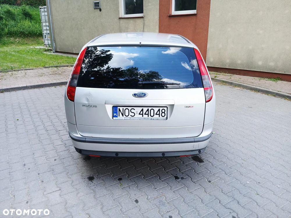 Ford Focus 1.6 TDCi DPF Ghia - 12