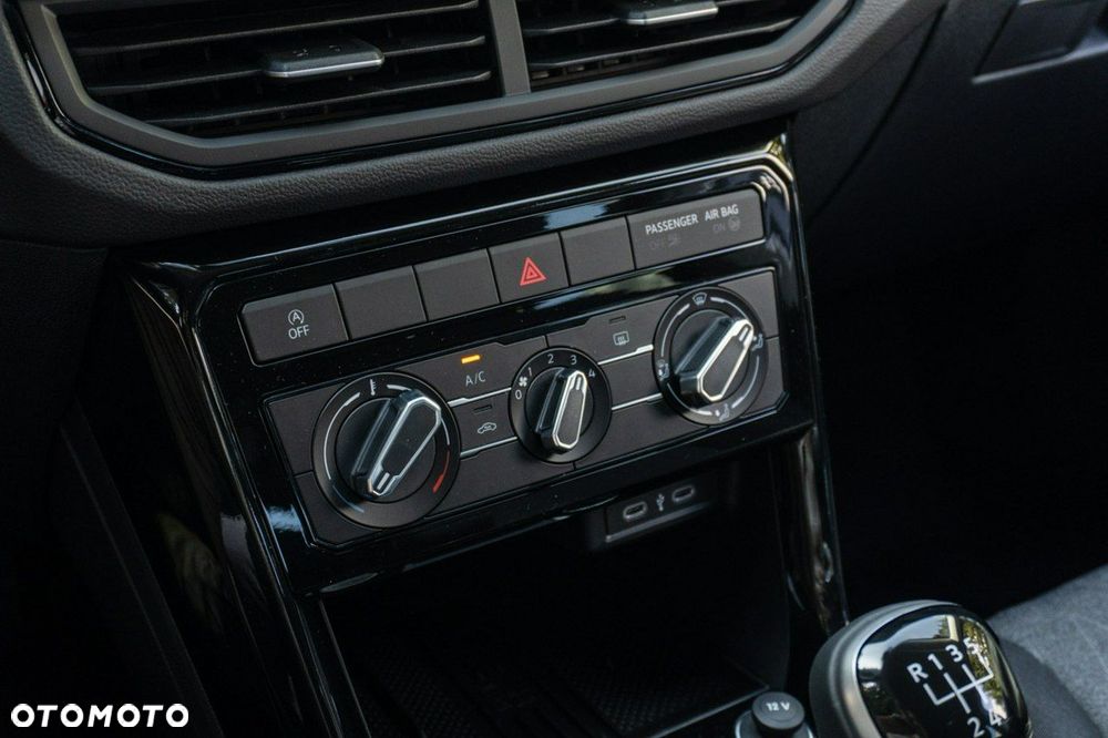 Volkswagen T-Cross - 22