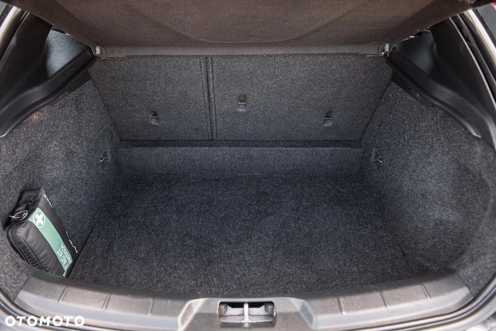 Volvo V40 D3 Geartronic RDesign - 28