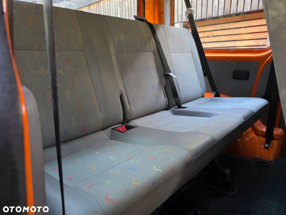 Volkswagen Transporter - 15
