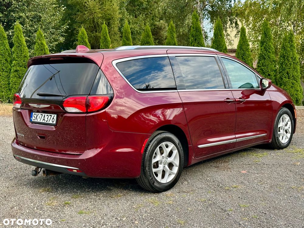 Chrysler Pacifica - 8