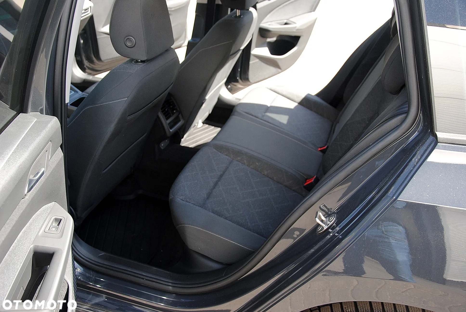 Volkswagen Golf VIII 2.0 TDI Life - 9