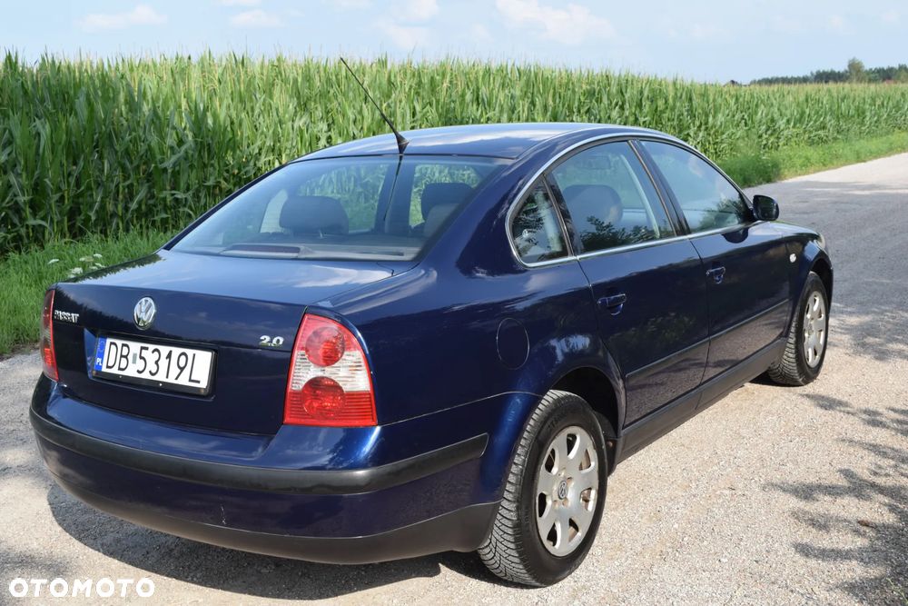 Volkswagen Passat 2.0 Comfortline - 14