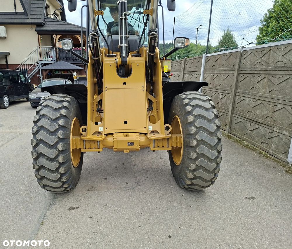 Caterpillar CAT 914 M - 18