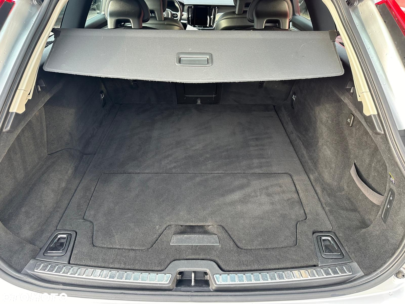 Volvo V90 D4 Momentum - 40