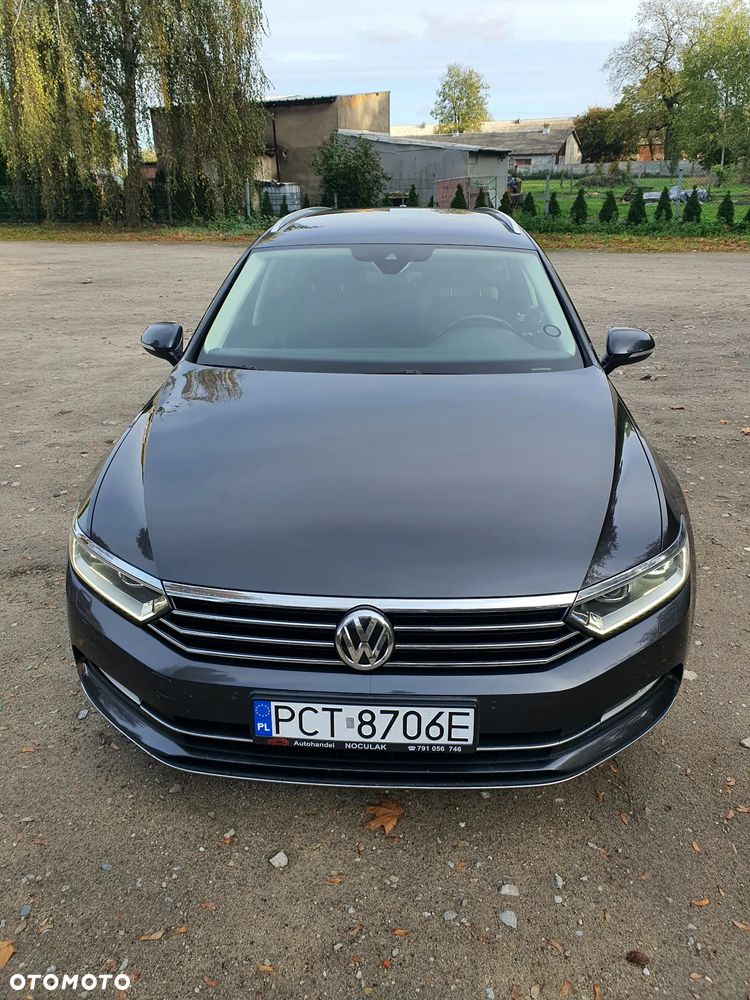 Volkswagen Passat - 12