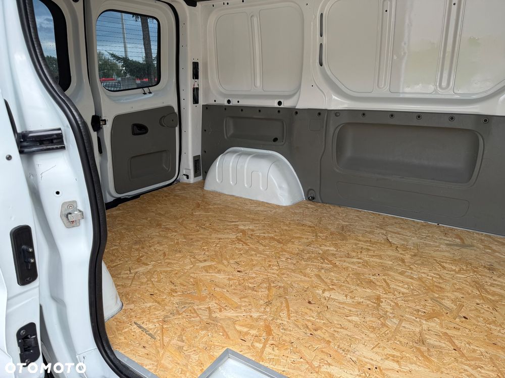 Renault Trafic - 19