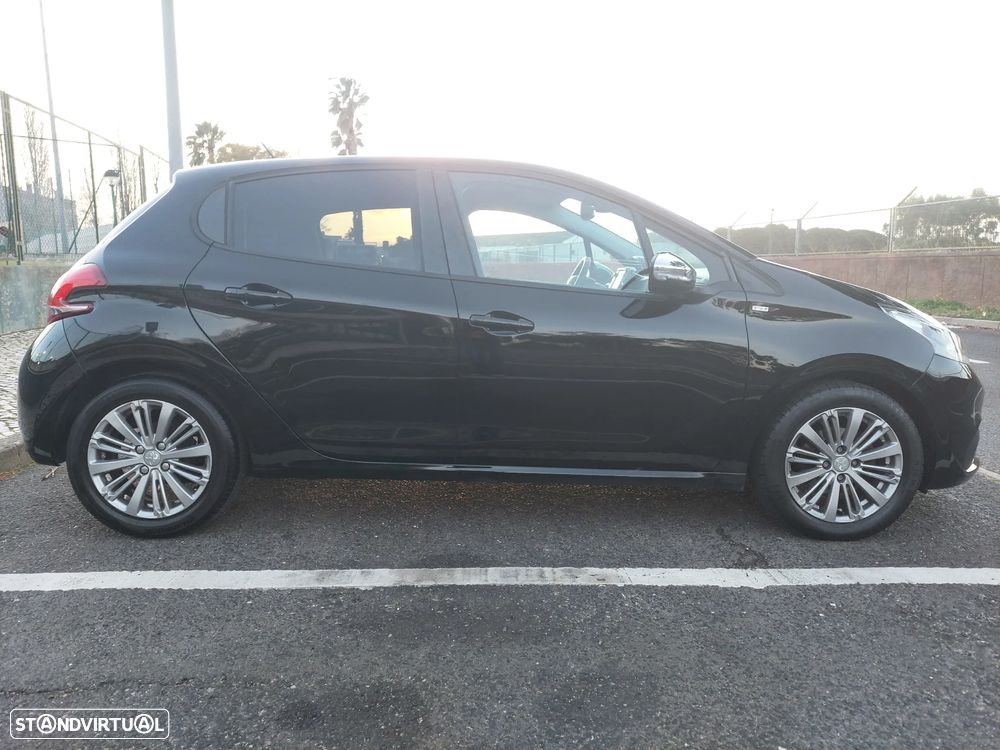 Peugeot 208 1.6 BlueHDi Style - 8