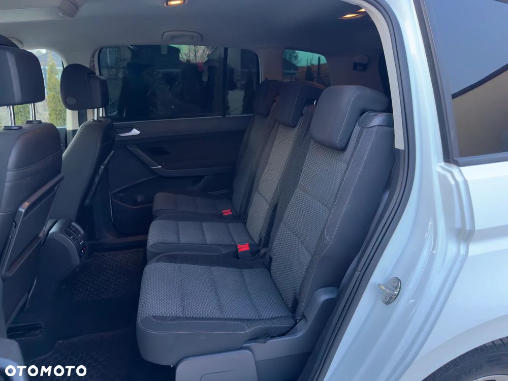 Volkswagen Touran 2.0 TDI SCR DSG Comfortline - 18