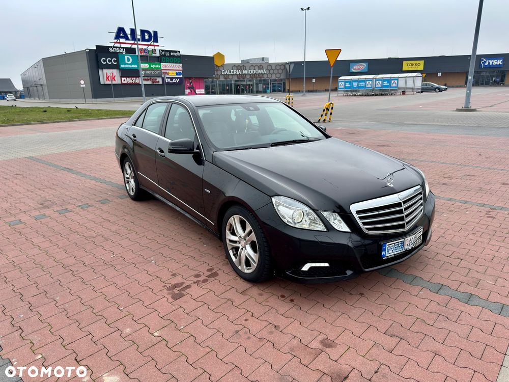 Mercedes-Benz Klasa E 350 CDI BlueEff Avantgarde - 3
