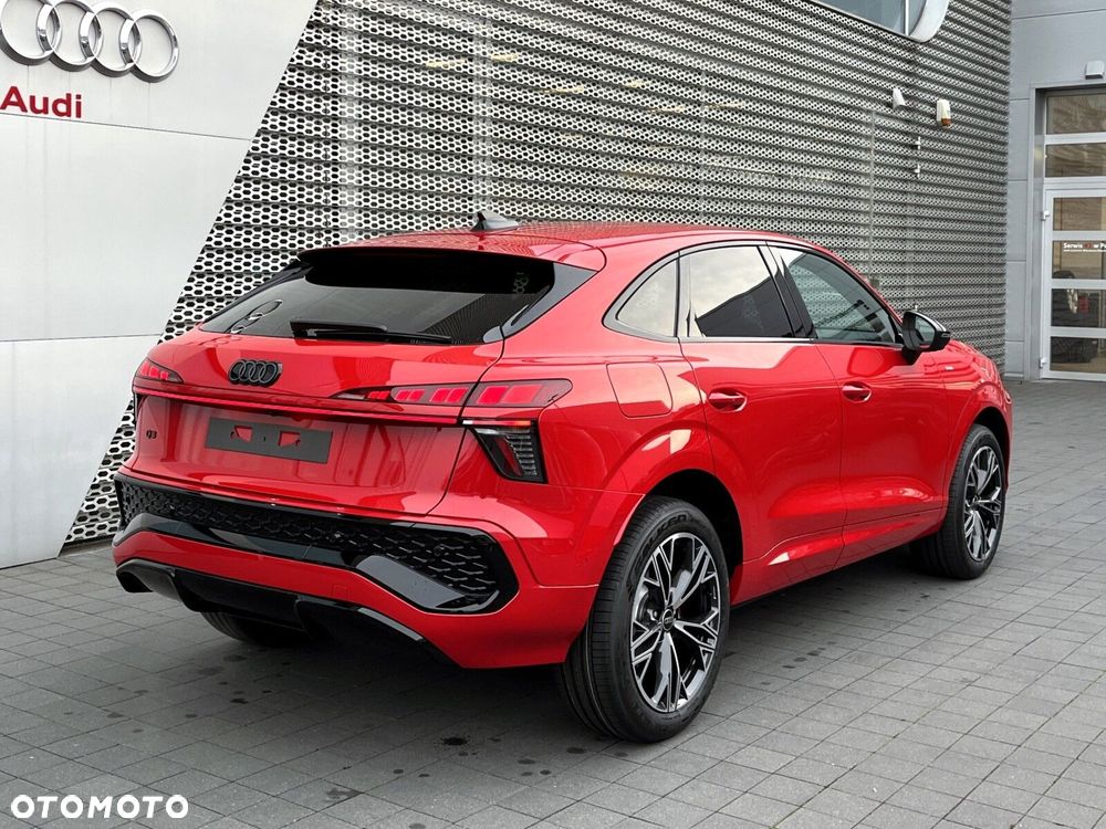 Audi Q3 Sportback - 11