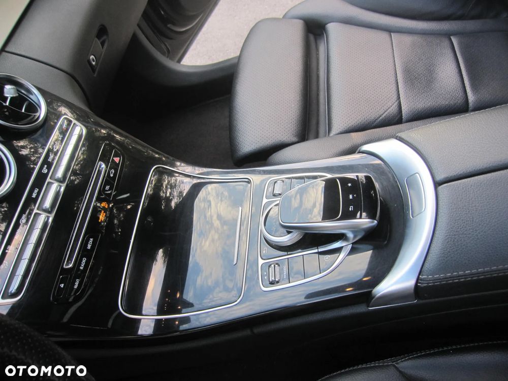 Mercedes-Benz Klasa C 220 CDI DPF BlueEFFICIENCY 7G-TRONIC Avantgarde Edition - 12