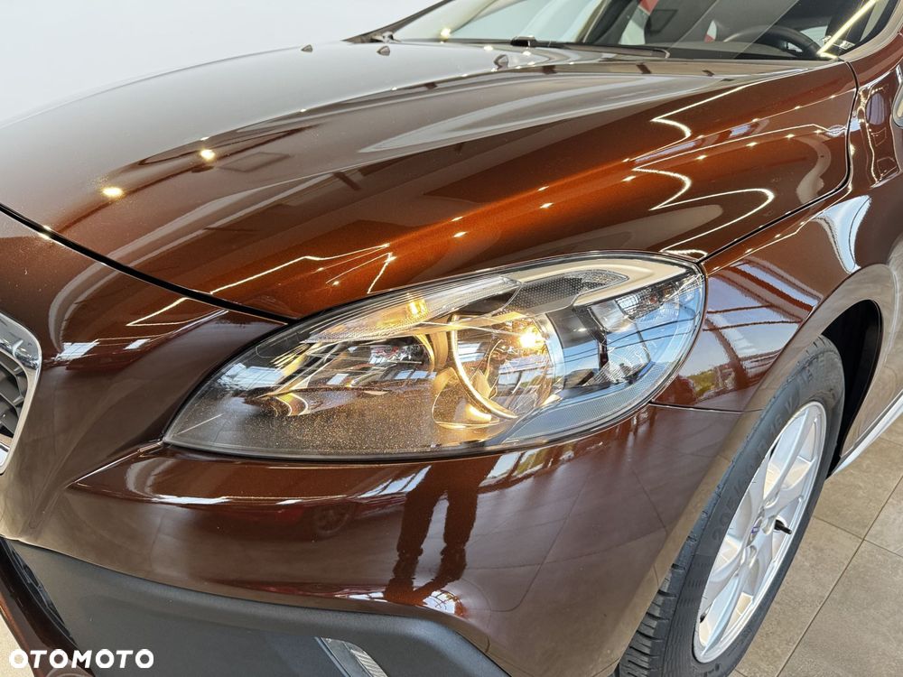 Volvo V40 Cross Country - 12