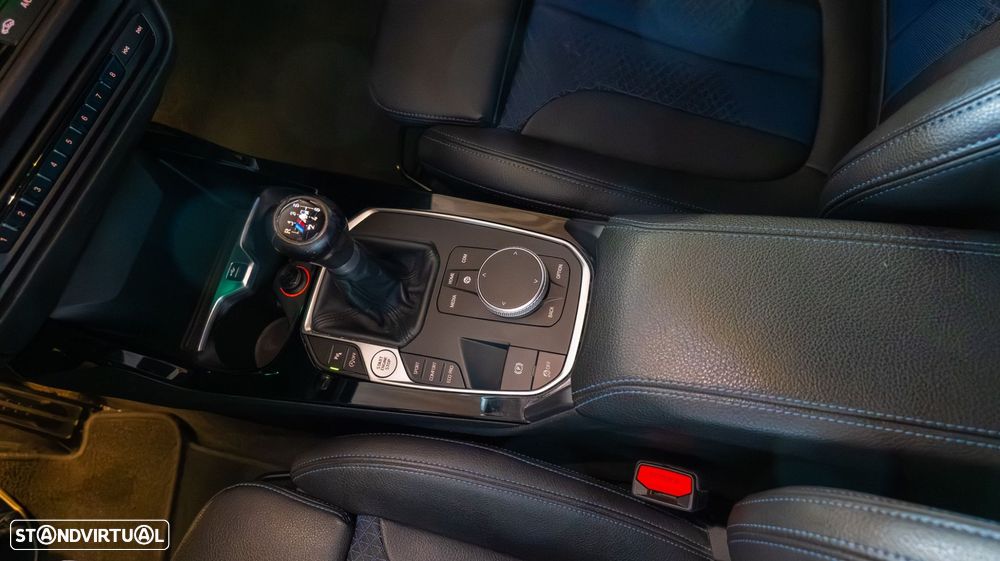 BMW 116 d Pack Desportivo M - 19