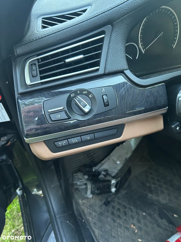 BMW Seria 7 740d - 28