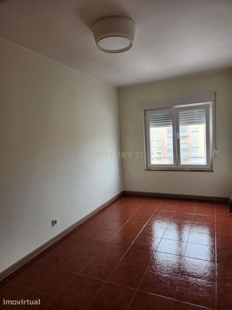 Apartamento T1 - Vista desafogada e Luz natural - Grande imagem: 5/10