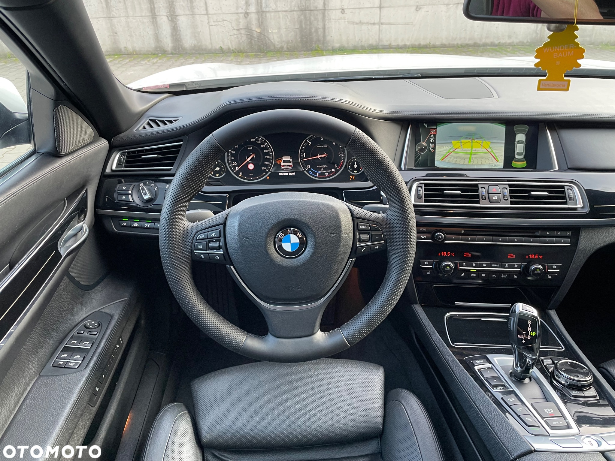 BMW Seria 7 740d xDrive - 29