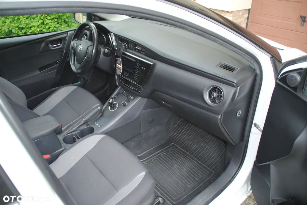 Toyota Auris Hybrid 135 Active - 17