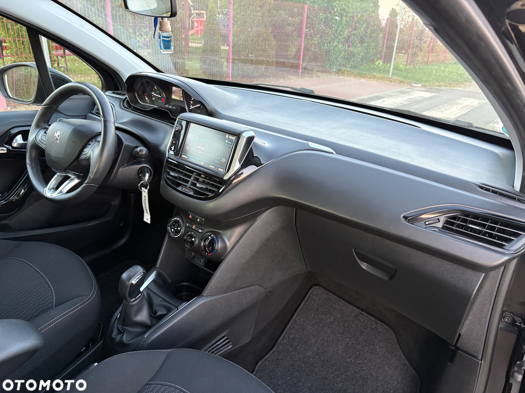 Peugeot 208 PureTech 82 Start & Stop Tech Edition - 24