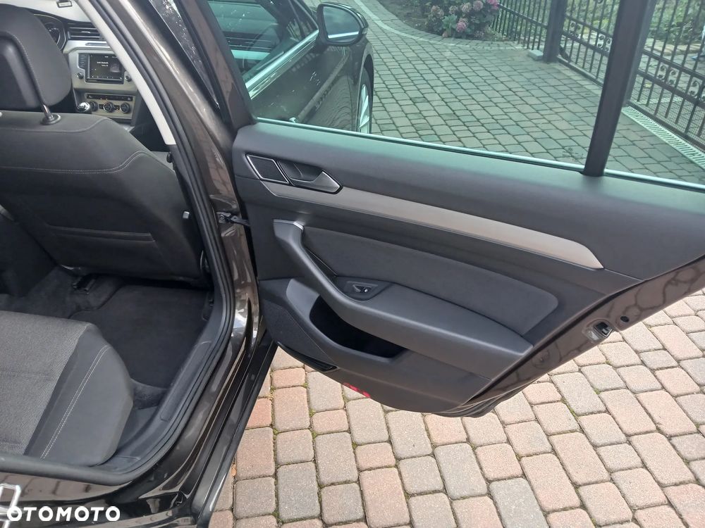 Volkswagen Passat 2.0 TDI BMT Comfortline - 21