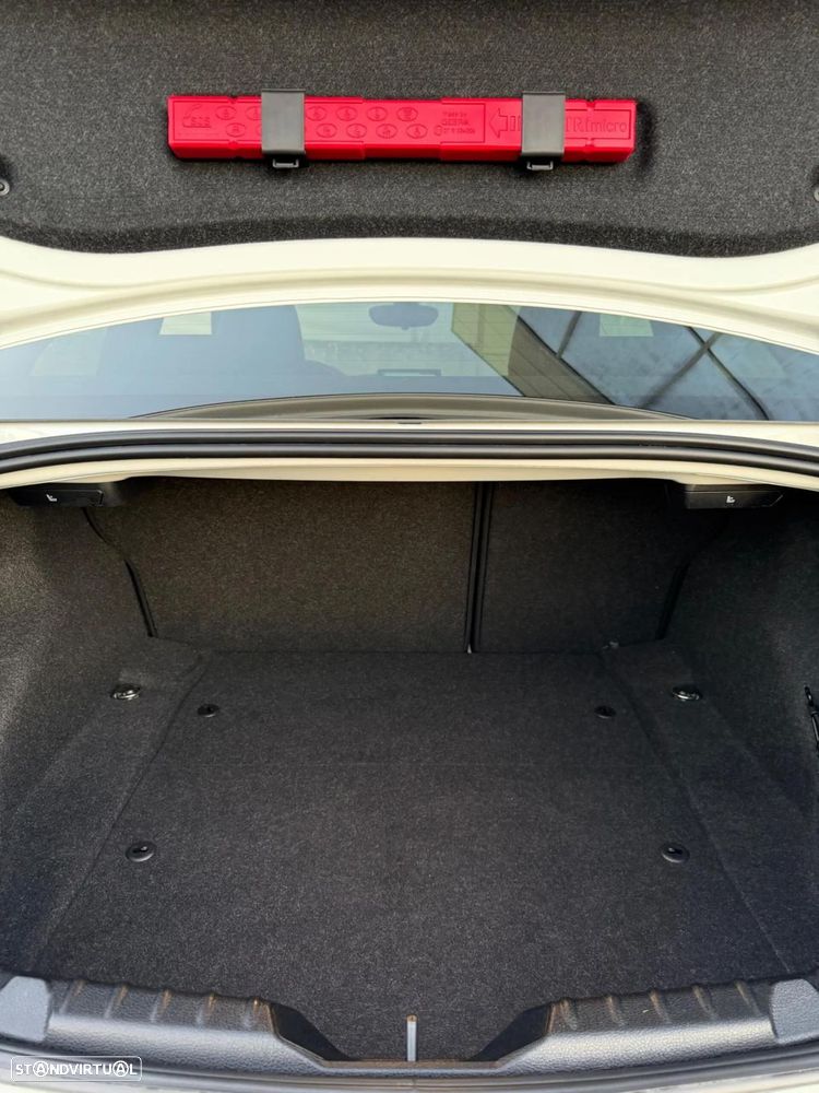 BMW 220 d Pack Desportivo M Pro Auto - 27