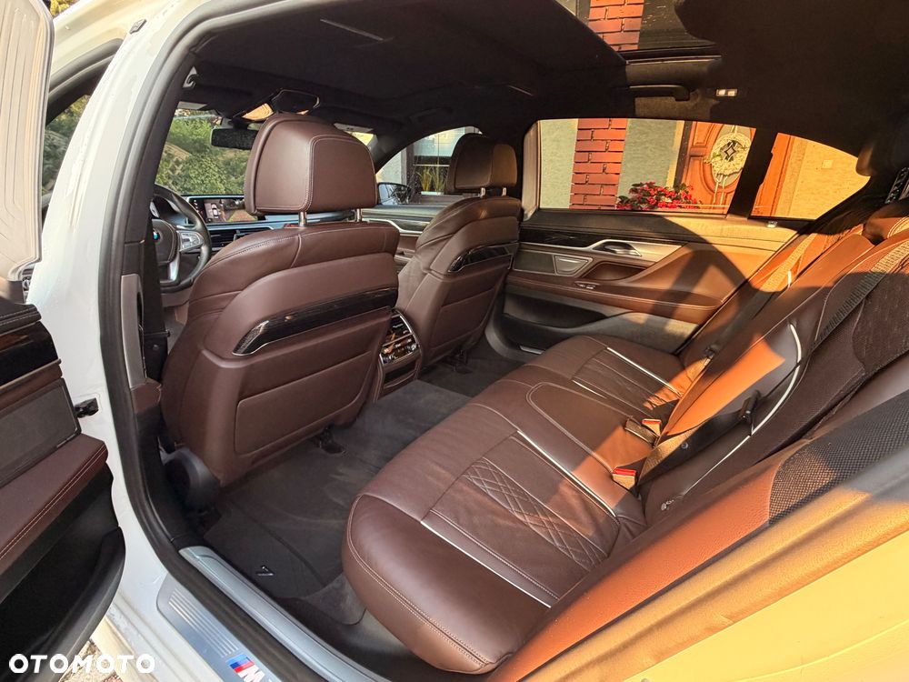 BMW Seria 7 740Li - 23