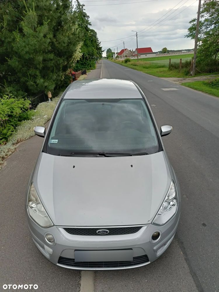 Ford S-Max - 12