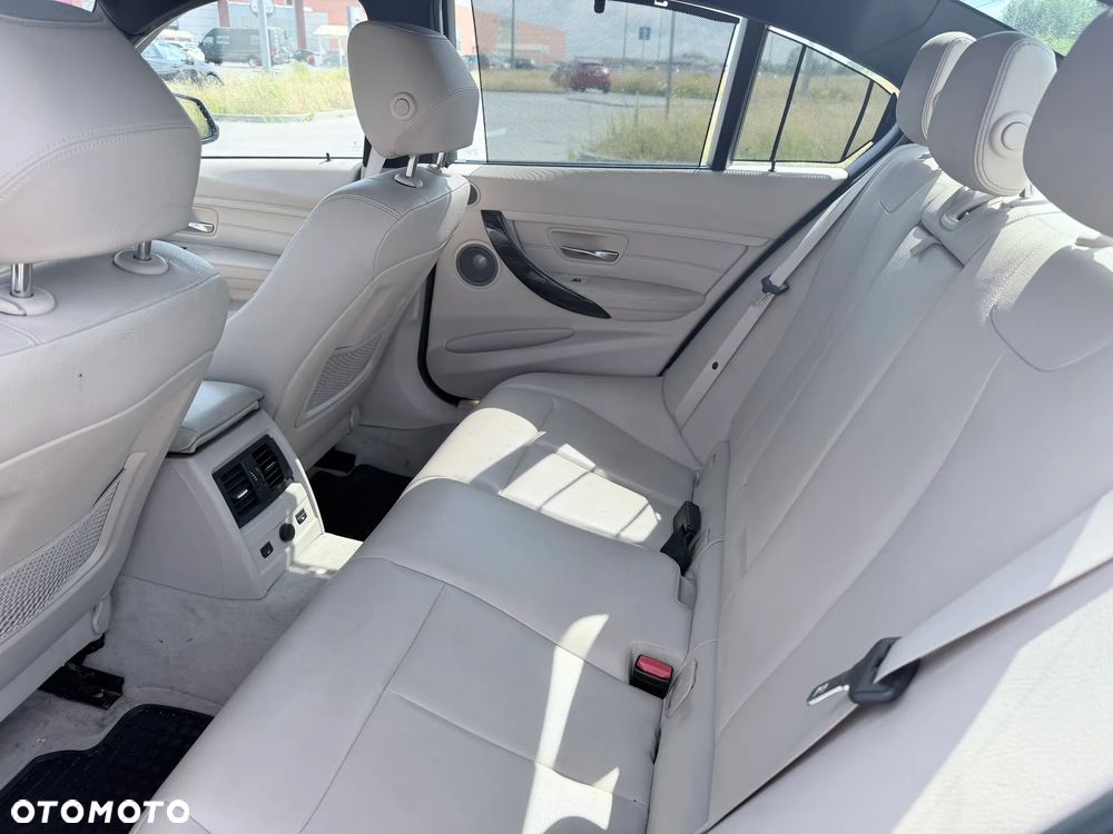 BMW Seria 3 320d - 14