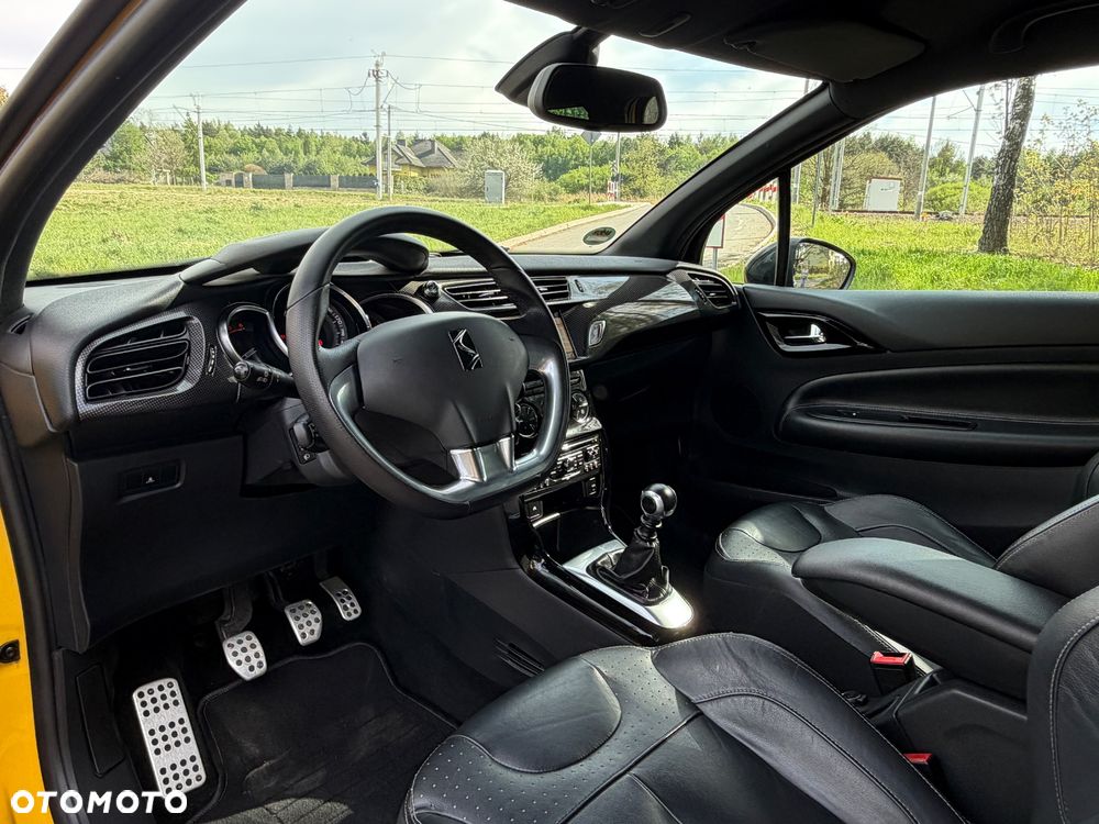 Citroën DS3 HDi 110 FAP SportChic - 13