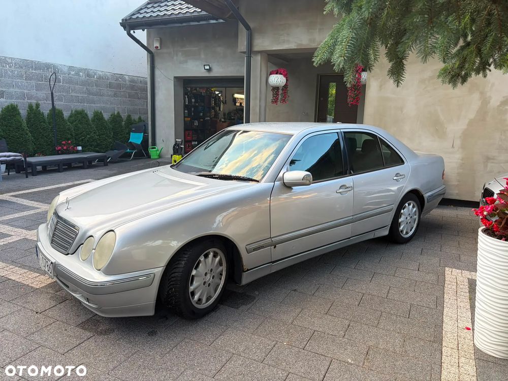 Mercedes-Benz Klasa E - 4