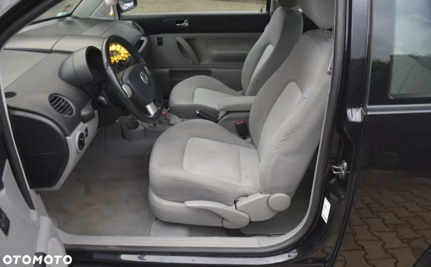 Volkswagen New Beetle - 8