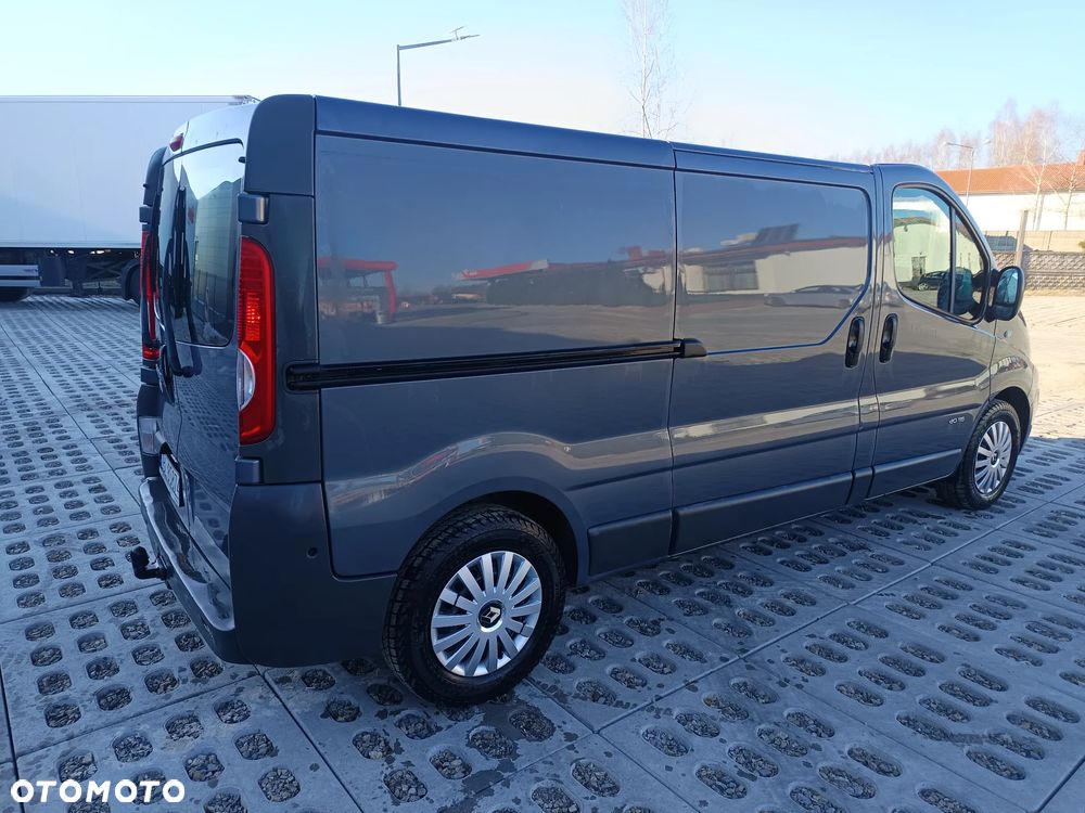 Renault TRAFIC 2.0 - 8
