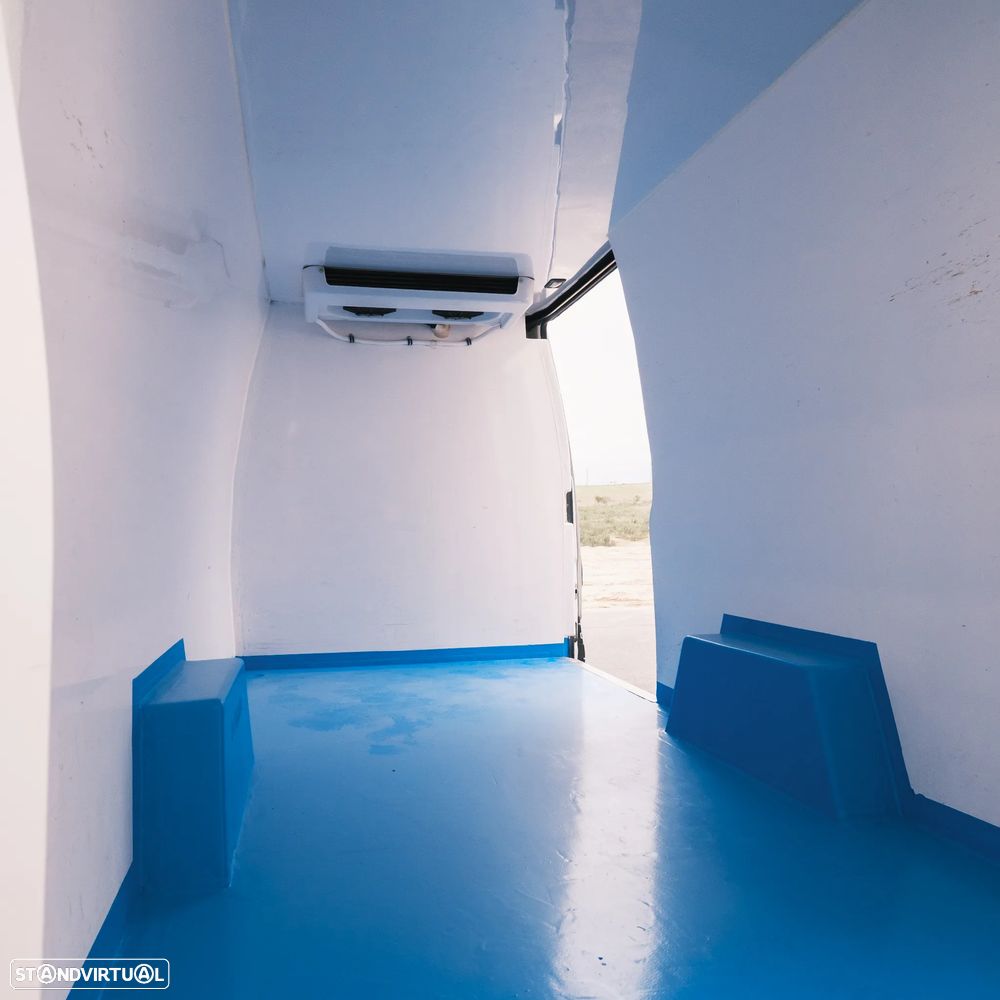 Iveco DAILY 2.3 35-120 FRIO/ISOTÉRMICA - 4