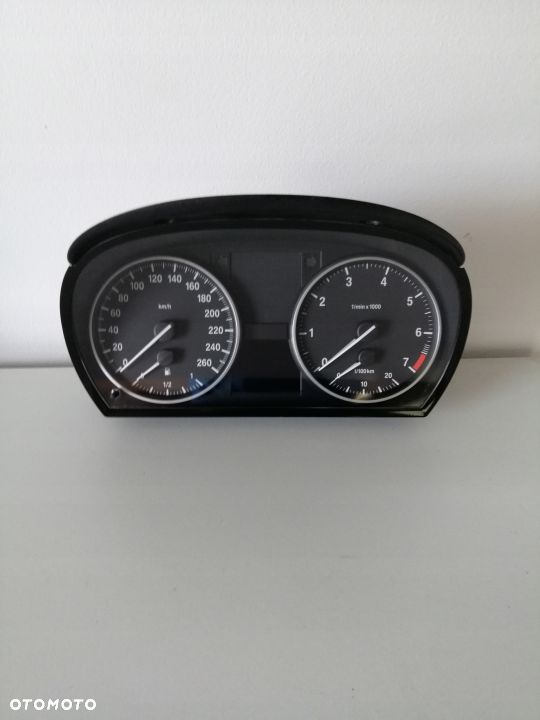Licznik zegary BMW E90 E91 BENZYNA 9242338 - 1