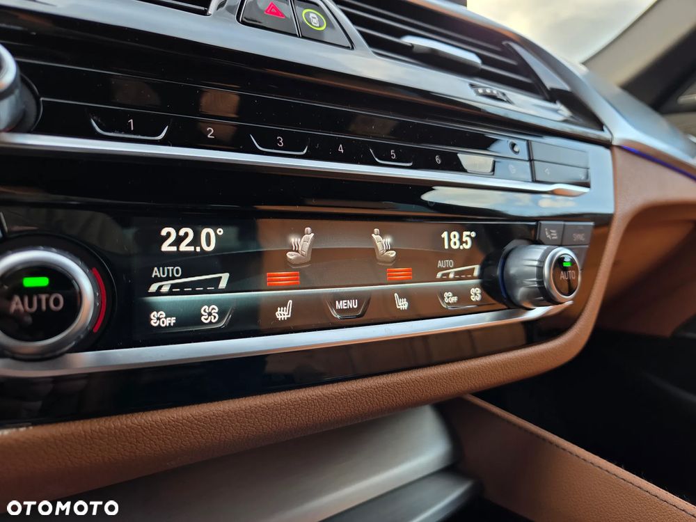 BMW Seria 5 540d xDrive mHEV M Sport sport - 24