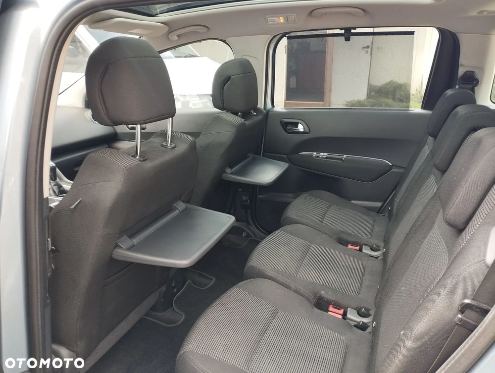 Peugeot 5008 - 8