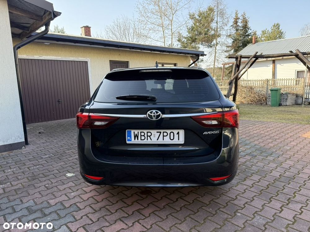 Toyota Avensis - 5