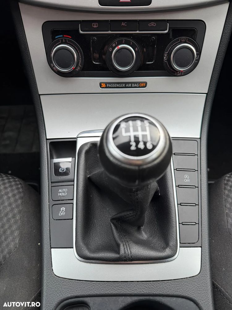 Volkswagen Passat Variant 2.0 TDI Blue TDI Highline - 8