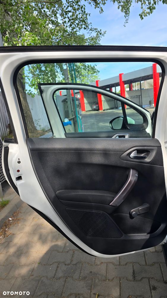 Peugeot 2008 1.2 Pure Tech Active - 16