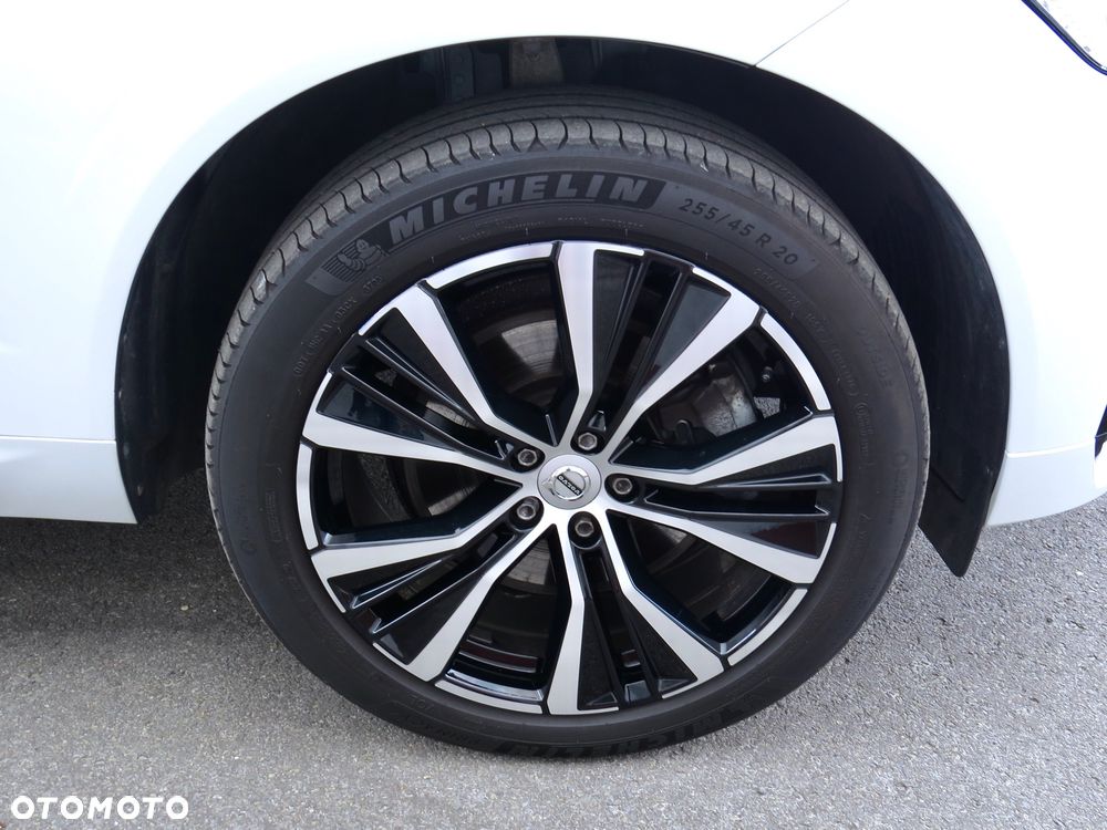 Volvo XC 60 B4 D Ultimate Dark - 15