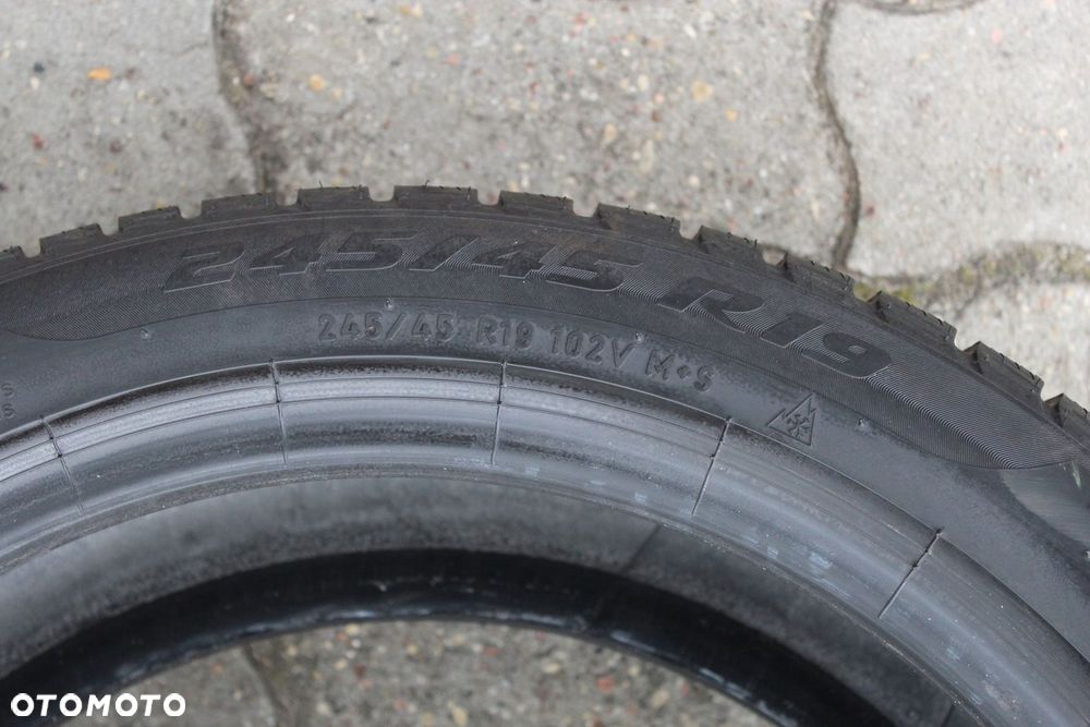 1x 245/45R19 102V XL PIRELLI WINTER SOTTOZERO 3 BMW RSC 18r 5,5mm - 7