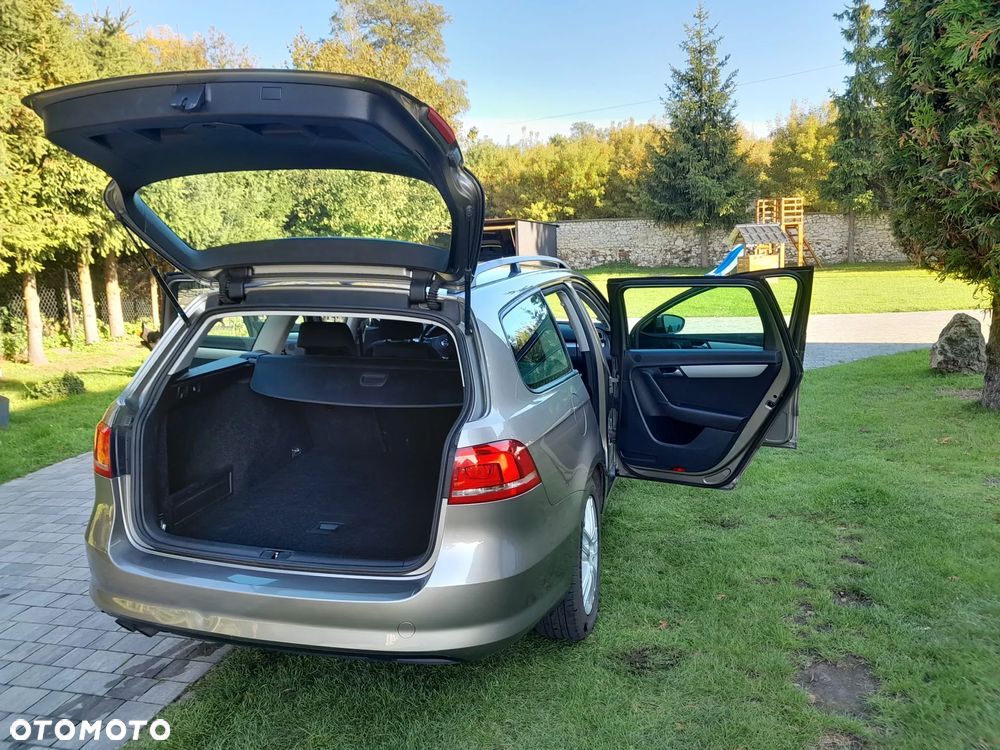 Volkswagen Passat - 4