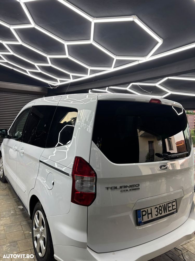Ford Tourneo Courier 1.5 TDCi Trend - 8