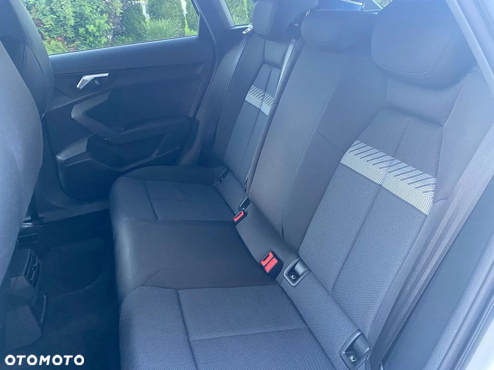 Audi A3 Sportback 35 TFSI cylinder on demand S tronic - 11